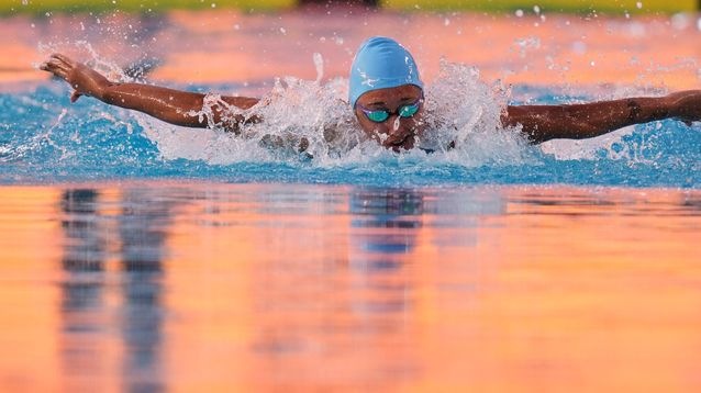 Agostina Hein, en pleno estilo mariposa, el primero en los 200 metros combinados.