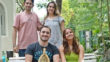 Sebastián, Sofía, Juan Ignacio y Valentina, cuatro de los jóvenes organizadores de Navidad Solidaria. (Agencia DIB/Gonzalo Ré)