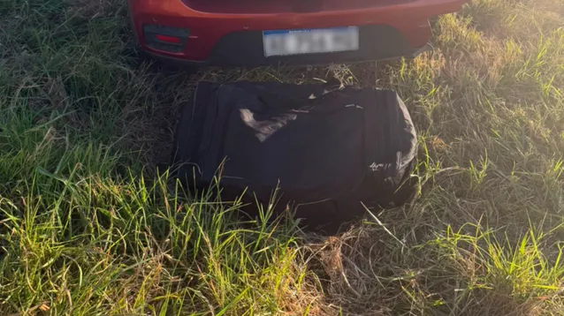 El vehículo siniestrado sobre la ruta 9, en Ramallo. El vehículo siniestrado sobre la ruta 9, en Ramallo.