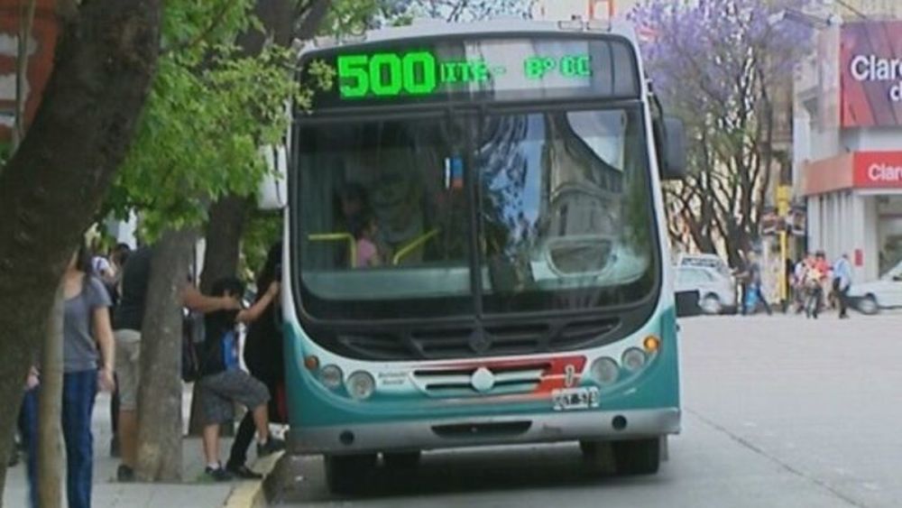 Denuncia de abuso a bordo de un colectivo de línea. - Archivo -