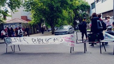 Las facultades buscan visibilizar el conflicto que mantiene el Gobierno con las universidades nacionales con clases públicas, tomas, paro de docentes y distintas acciones para respaldar la protesta. (DIB/Ana Roche)