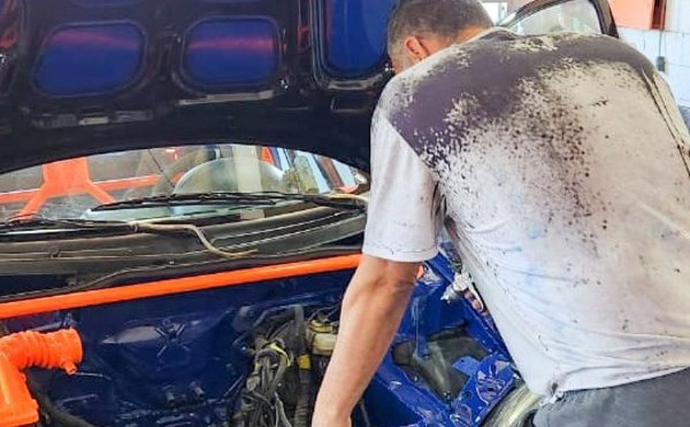 Chapa y pintura a full en el Chevrolet Corsa. Chapa y pintura a full en el Chevrolet Corsa.