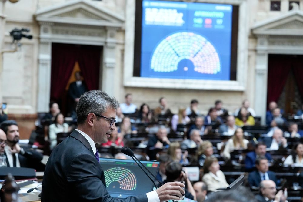 Diputados aprueba la nueva reglamentación de los DNU, pero con modificaciones.