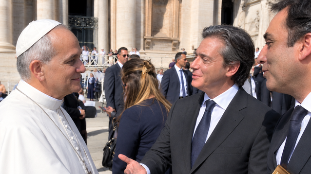 El intendente de Luján, Leonardo Boto, saludó al papa León XIV en la tradicional audiencia de los miércoles que se realiza en la Plaza de San Pedro, en el Vaticano.&nbsp;