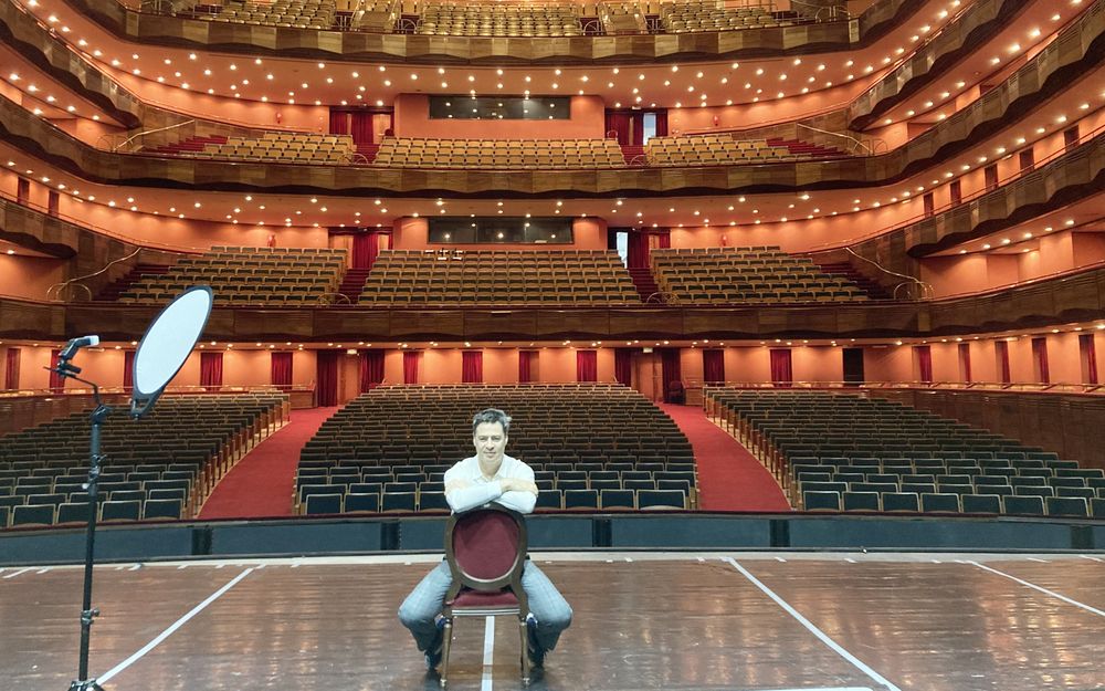 El reconocido bailarín platense Iñaki Urlezaga vuelve al Teatro Argentino con una única función de El último Aplauso.&nbsp;