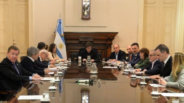 La semana pasada Pettovello también se ausentó.