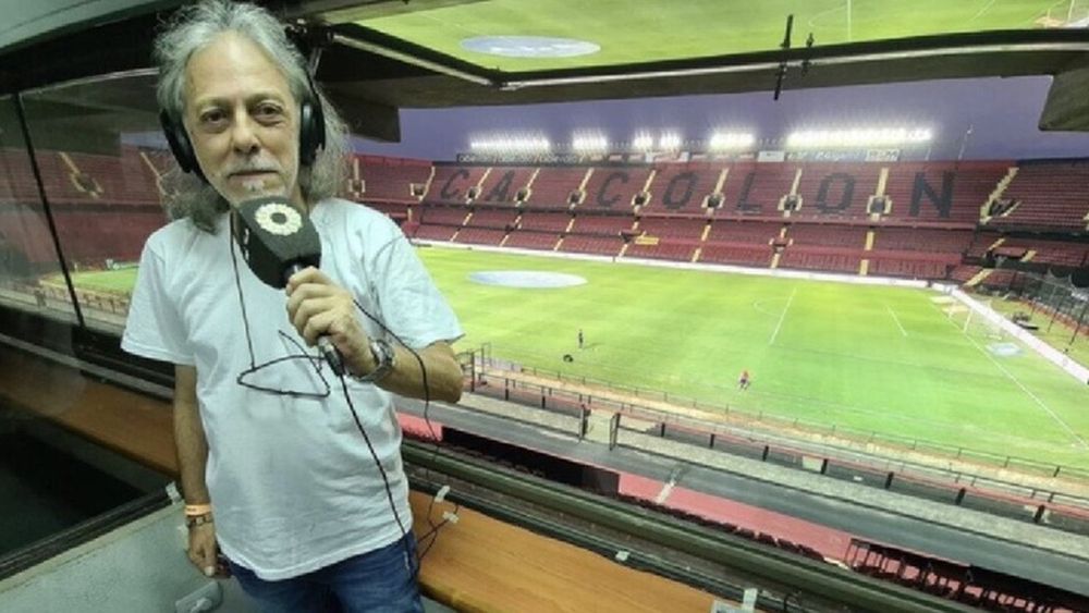 El relator de fútbol Walter Saavedra.