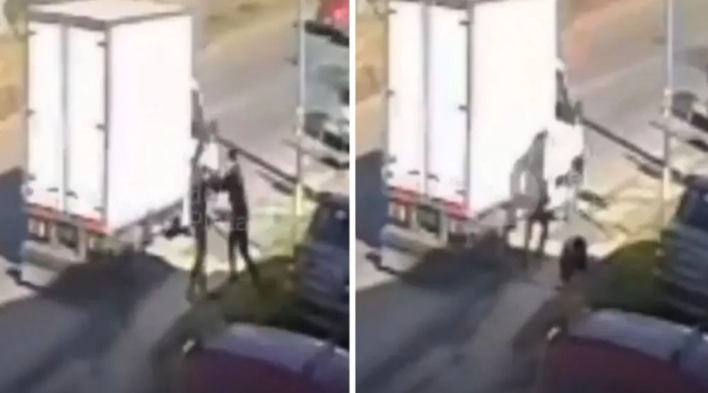 Imagen de la cámara de seguridad que captó la pelea entre los dos hombres. (Captura de video)