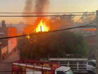 El incendio en el depósito en Mariano Acosta. El incendio en el depósito en Mariano Acosta.