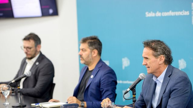 Gabriel Katopodis habla en conferencia de prensa.&nbsp;