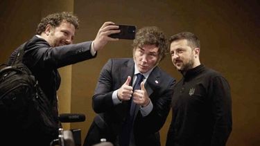 El presidente, Javier Milei, junto a su par ucraniano, Volodimir Zelenski. (Foto: X/@ZelenskyyUa)