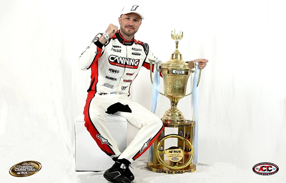 Agustín Canapino, flamante campeón de Turismo Carretera por cuarta vez. Agustín Canapino, flamante campeón de Turismo Carretera por cuarta vez.