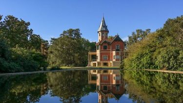El castillo en la estancia “La Raquel”, construido entre fines del siglo XIX y principios del XX. (Instagram @laraquelestancia)
