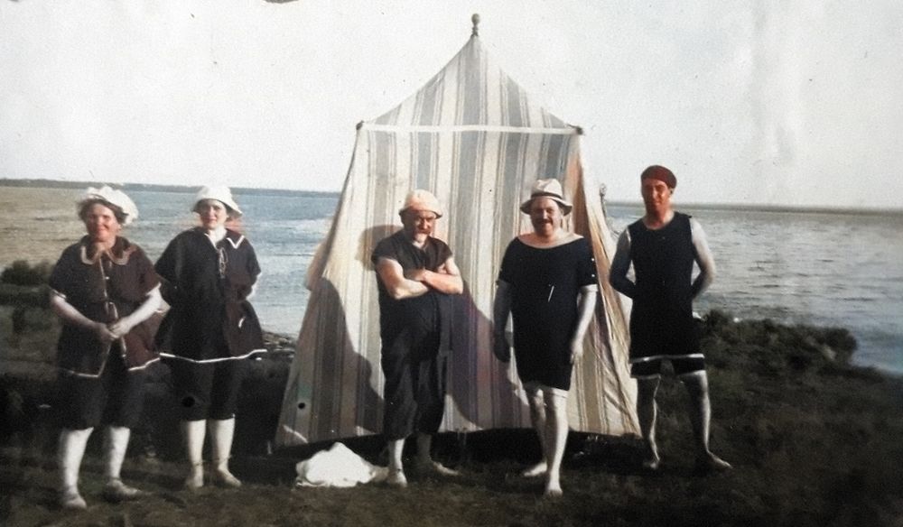 Una exclusiva playa en Epecuén a fines de los años 20.
