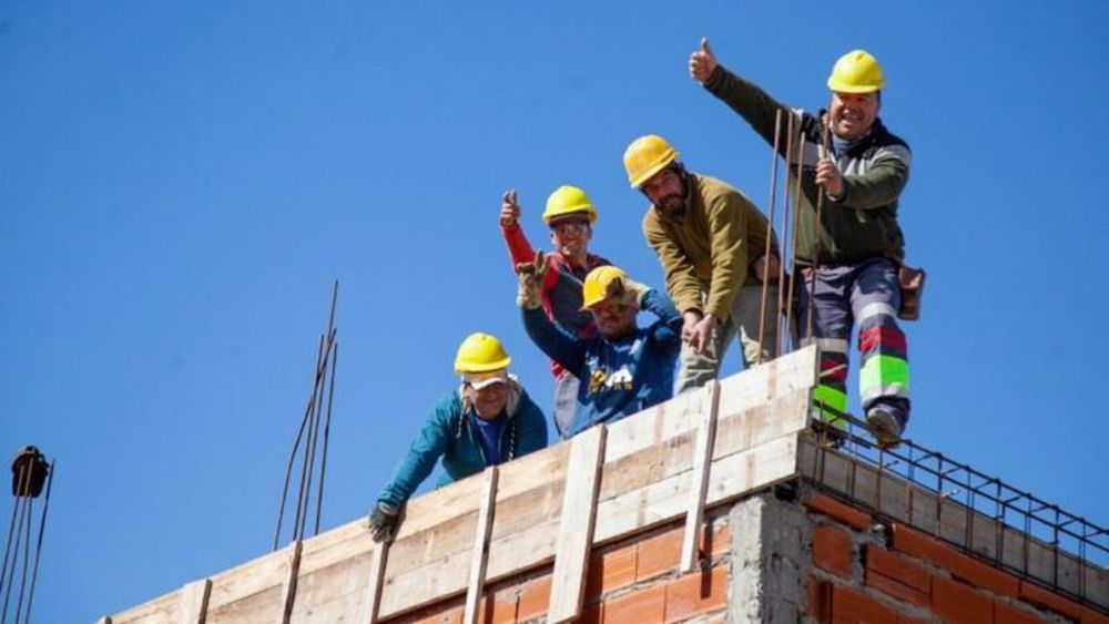 Programa de viviendas y urbanizaciones en la Provincia. - Gobernación -