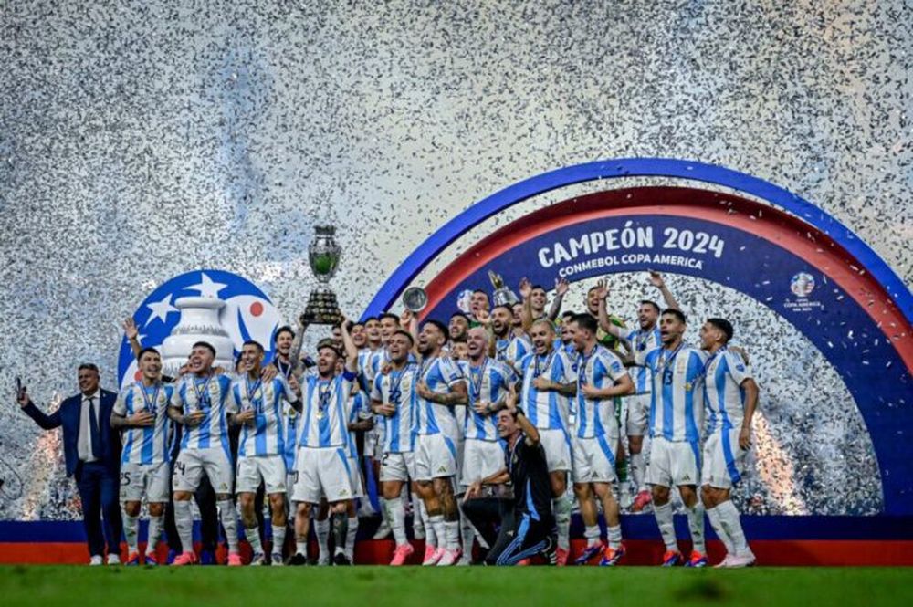 En una final que tuvo de todo, la Selección Argentina se impuso ante Colombia y volvió a gritar campeón. (Conmebol)