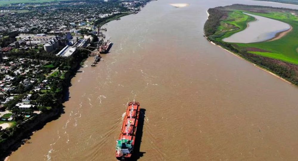 Prefectura Naval Argentina intervino en el paro que afecta al comercio exterior.
