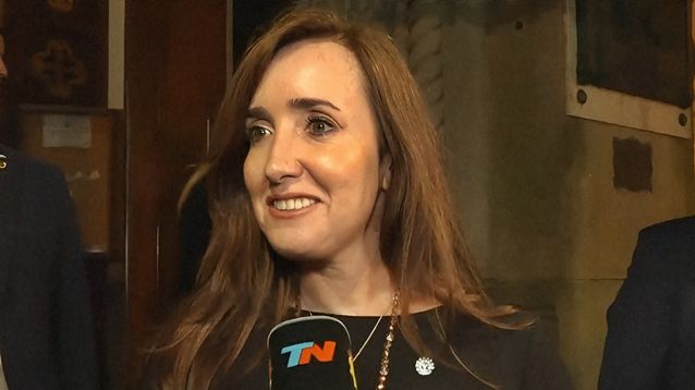 La vicepresidenta Victoria Villarruel habla con la prensa en la basílica porteña María Auxiliadora y San Carlos.