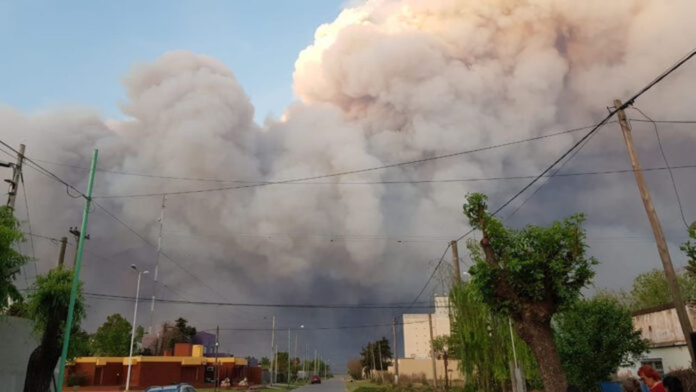 Luego de que el Servicio Meteorológico Nacional (SMN) lazara una alerta violeta por la llegada de humo al país proveniente de incendios forestales que afectan a Bolivia y Brasil.