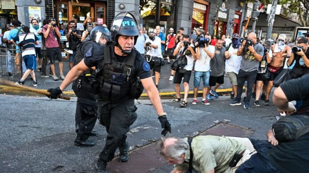 Fuerte operativo de seguridad reprimió la movilización de jubilados de este miércoles 12 de marzo.