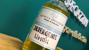 Uno de los detergentes producidos por Química Spegazzini. (Facebook)