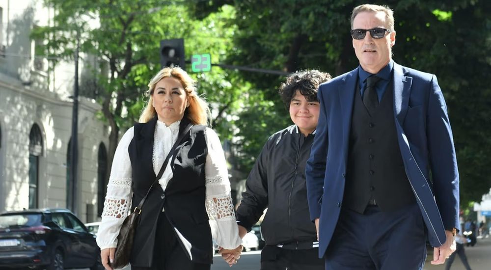 Verónica Ojeda, Dieguito Maradona y Mario Baudry.