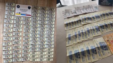 Parte del dinero secuestrado en los allanamientos.