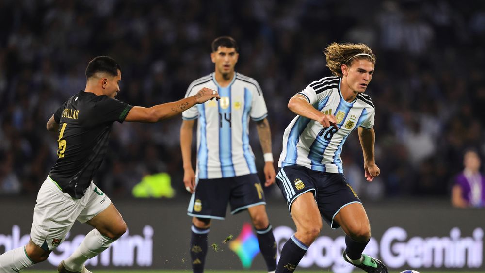 Nico Paz en acción. Uno de los jugadores que encabezó la renovación en la Selección.