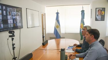 Javier Rodríguez encabezó la reunión de la Comisión Provincial de Alimentos.