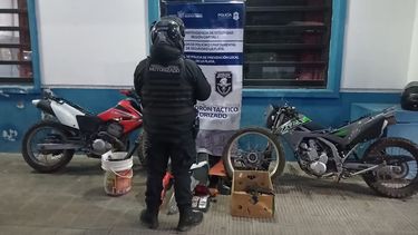 Las dos motos robadas que se encontraron tras la persecución en La Plata.
