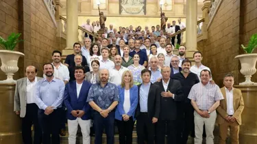 Ministros e intendentes bonaerenses protestarán en Economía por la deuda de Nación y las obras paralizadas.