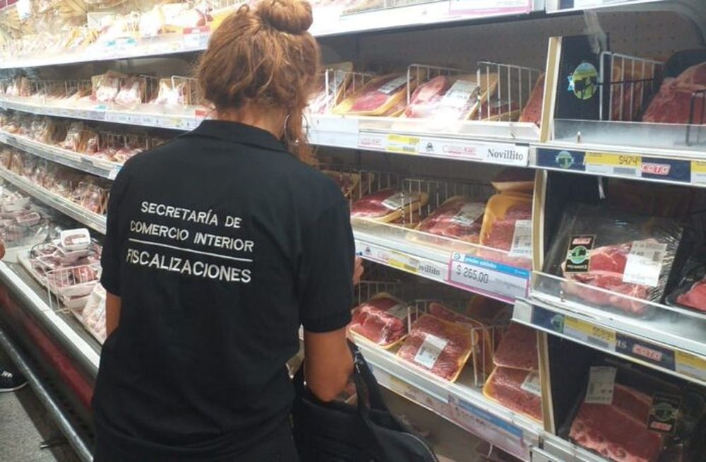 Un antiguo control de precios.