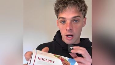 Santiago Maratea promociona la bebida cuestionada. (Instagram)