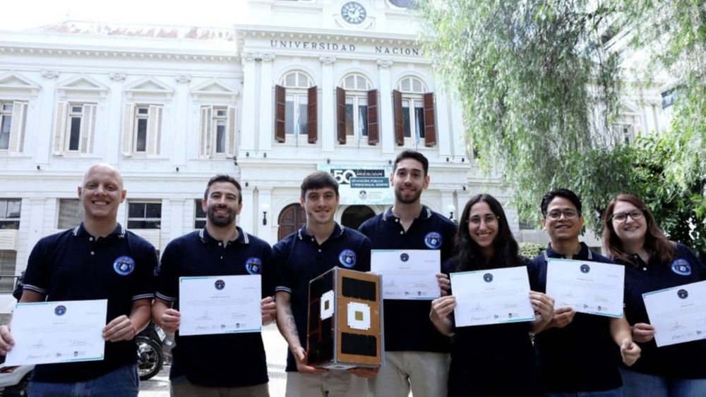 La UNLP distinguió a los investigadores que participaron de la creación del satélite Atenea