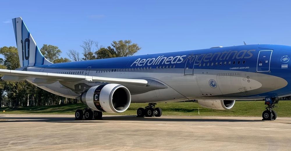 Las naves de Aerolíneas Argentinas se ponen la 10 de Leo.