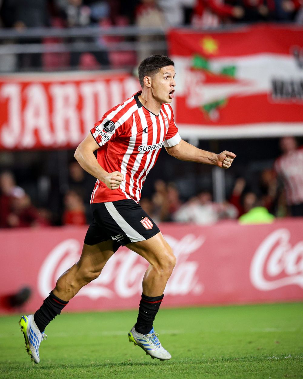 Estudiantes viajará a Chile para enfrentar a Universidad Católica.