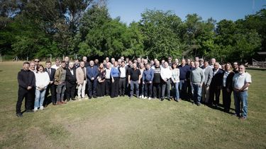 El gobernador Axel Kicillof recibió el respaldo de más de 40 intendentes bonaerenses.