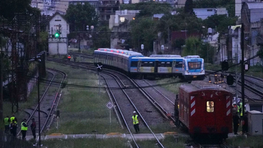 El descarrilamiento del convoy del tren del Sarmiento está siendo investigado. (NA)