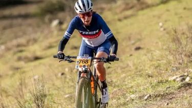 La ciclista marplatense Carolina Pérez.