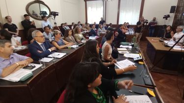 La inédita sesión del Concejo Deliberante de Bahía Blanca en la UNS. La inédita sesión del Concejo Deliberante de Bahía Blanca en la UNS.