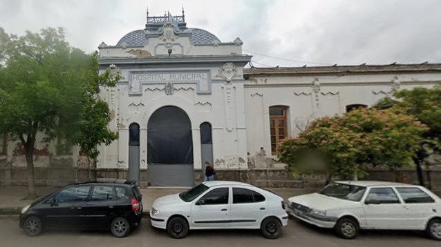 El Hospital Leónidas Lucero de Bahía Blanca, donde murió el hombre apuñalado.