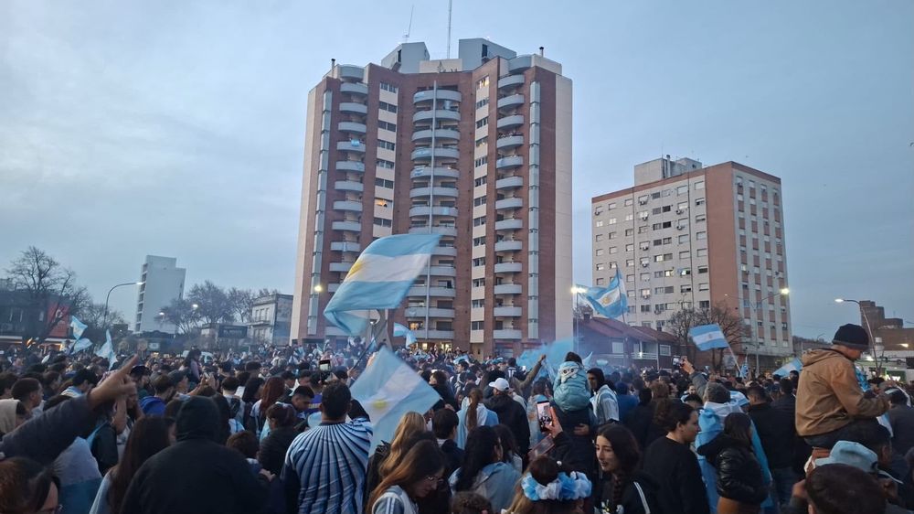Banderazo en Junín para celebrar el pase de Argentina a la final del Mundial 2026.&nbsp;