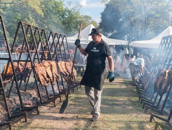 La Fiesta del Costillar Criollo reunió a 40 mil personas en Uribelarrea. La Fiesta del Costillar Criollo reunió a 40 mil personas en Uribelarrea.