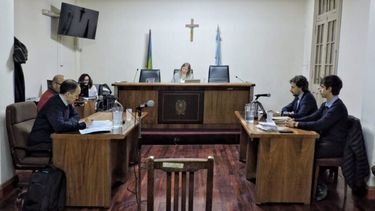 Juicio oral y público a un hombre acusado de tener y distribuir videos con contenido de abuso sexual de menores de edad. - ANJ -