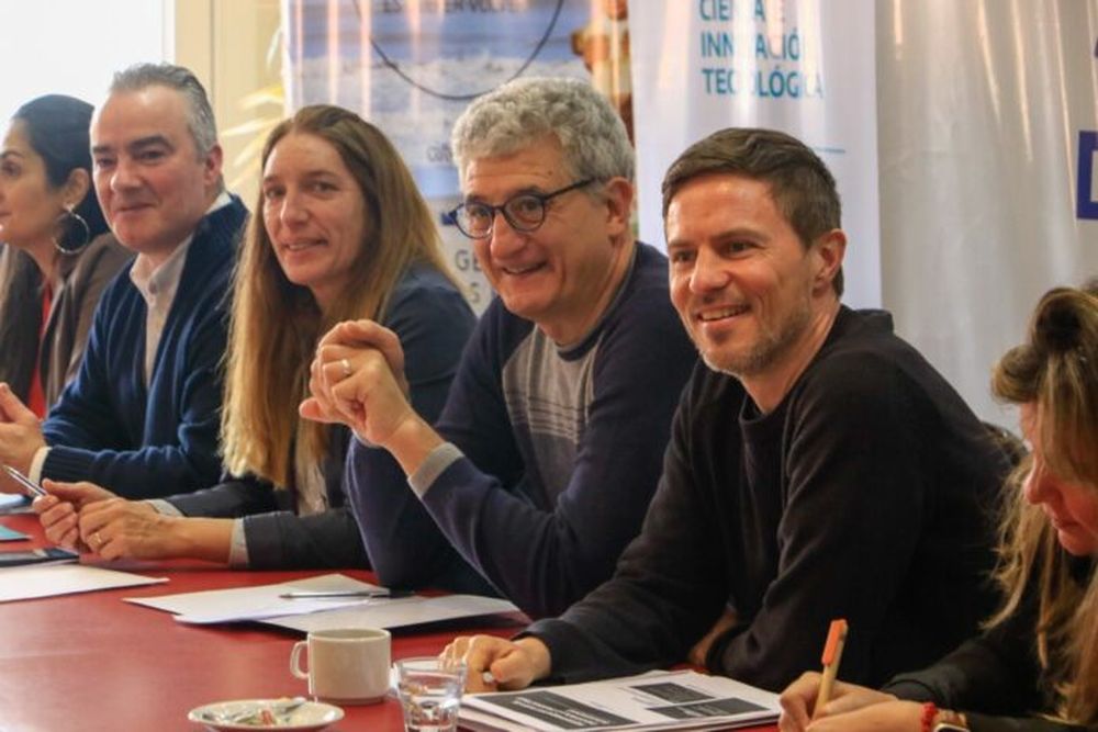 El ministro Augusto Costa junto al intendente Gustavo Barrera.