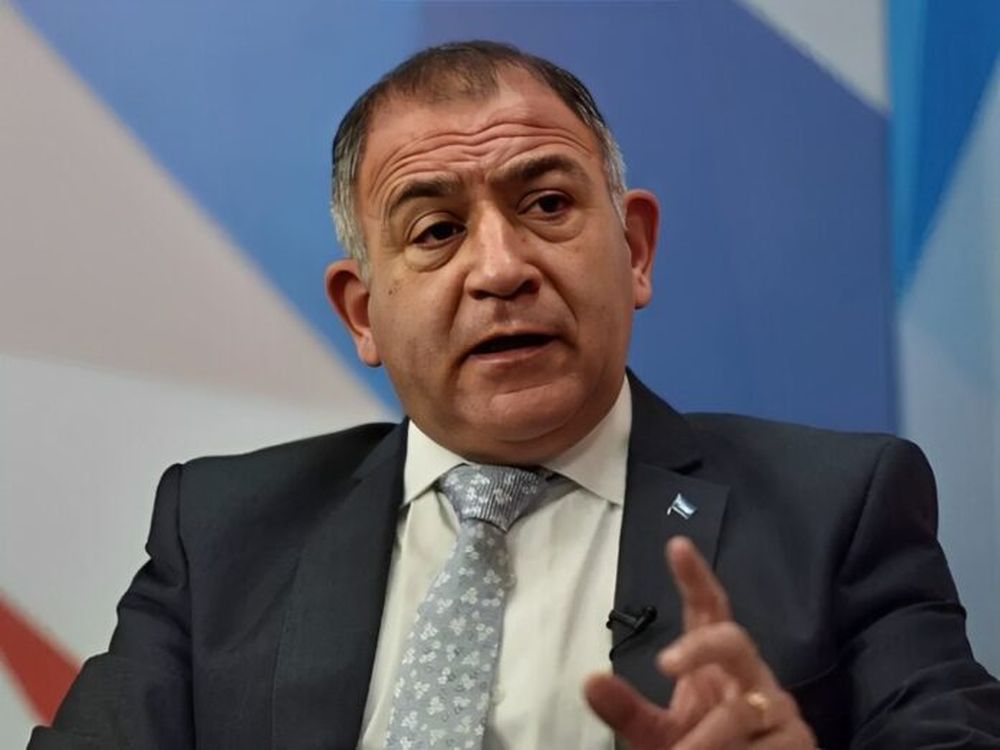 El senador Luis Juez, presidente del bloque Frente PRO.