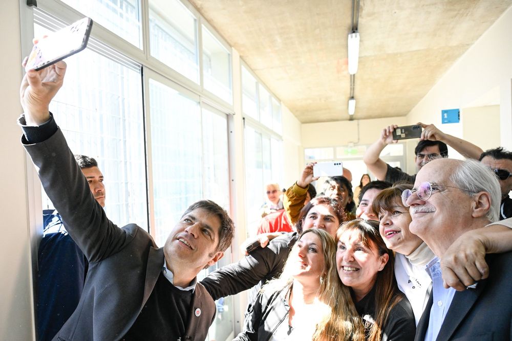 El gobernador Axel Kicillof junto a Jorge Taiana.&nbsp;