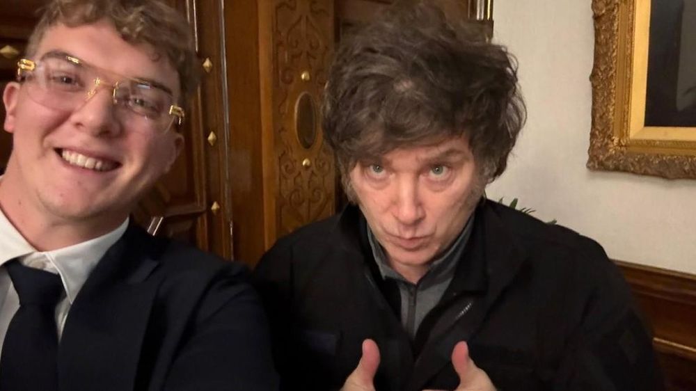 El inversionista estadounidense Hyden Davis y el presidente Javier Milei.&nbsp;