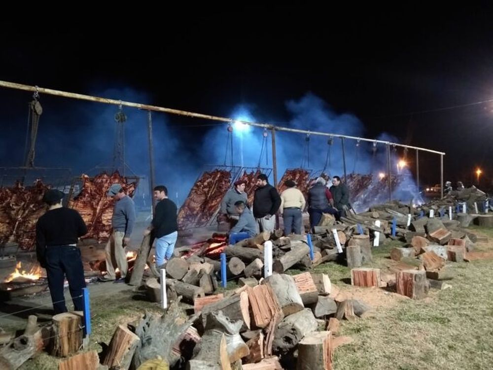 asadores 2 696x522.jpeg