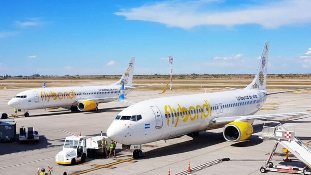 Los aviones de la empresa Flybondi.